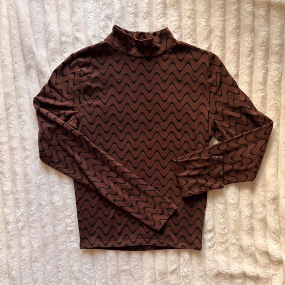 Women’s/Junior’s Hollister Brown and Black Turtleneck Sweater NWOT - Picture 1 of 3